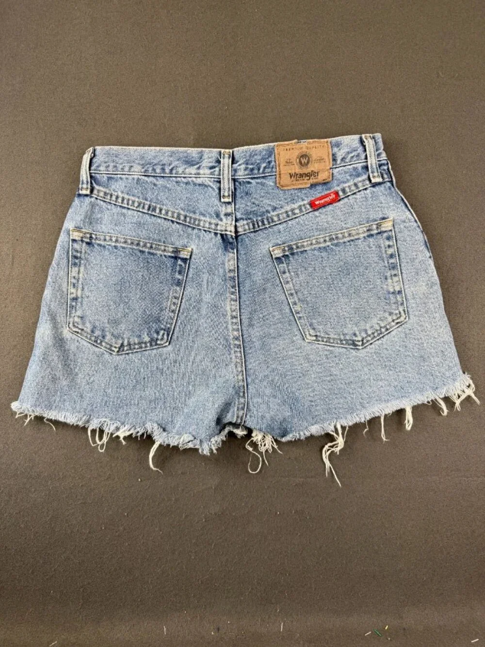 Vintage Wrangler Womens Blue Denim Cut-Off Shorts Frayed Hem Regular Fit 31x32